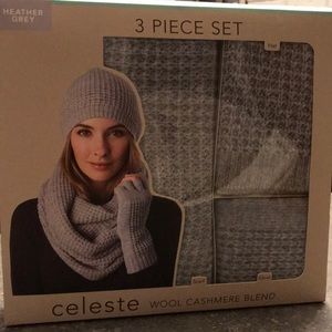 Wool cashmere 3 piece set. Hat, scarf, gloves grey